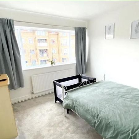 4 Bedroom Property Close To The Harry Potter Studio And Watford Junction Exterior photo